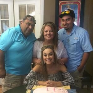 Meet your Posher, Estella